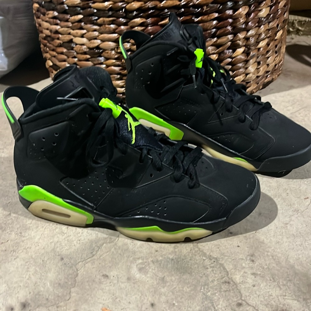 Air Jordan retro size 9.5